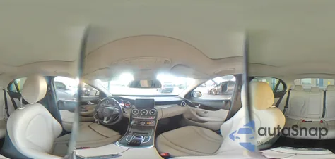 2016 Mercedes-Benz C 300 z USA, uszkodzony, nr VIN 55SWF4JBXGU149378